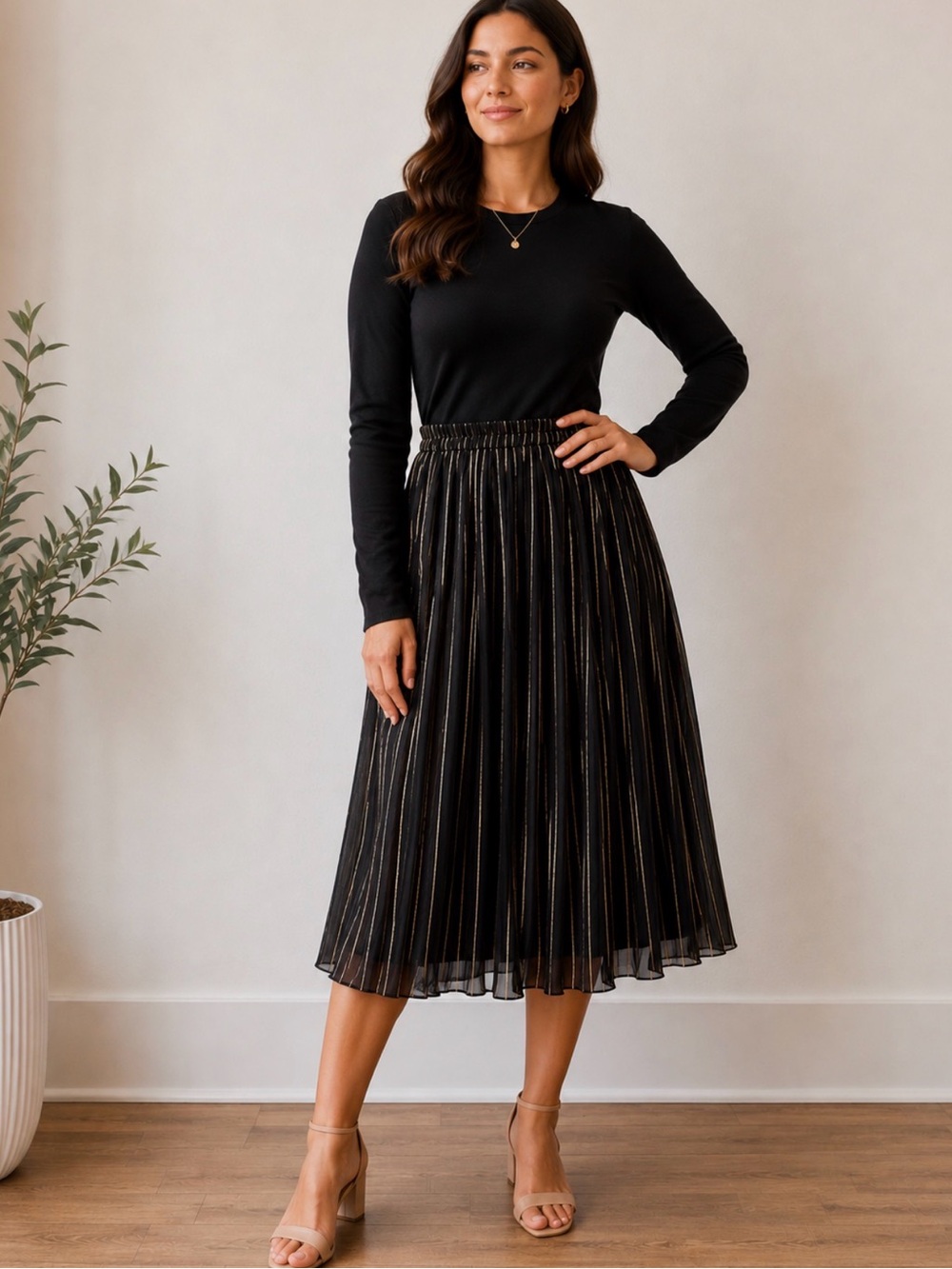 Black and gold pin stripe pleated skirt M